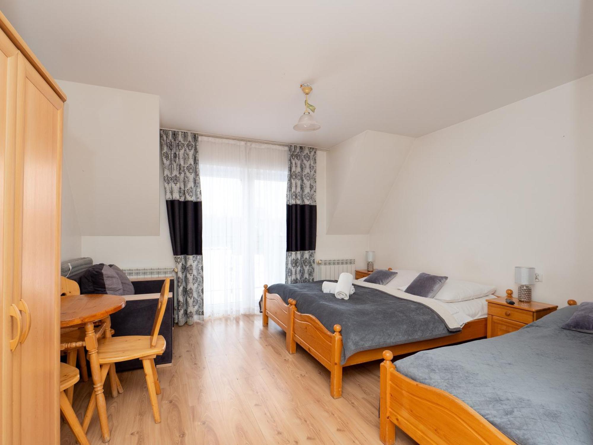 Tarasowka Hotel Ciche Małe Kültér fotó
