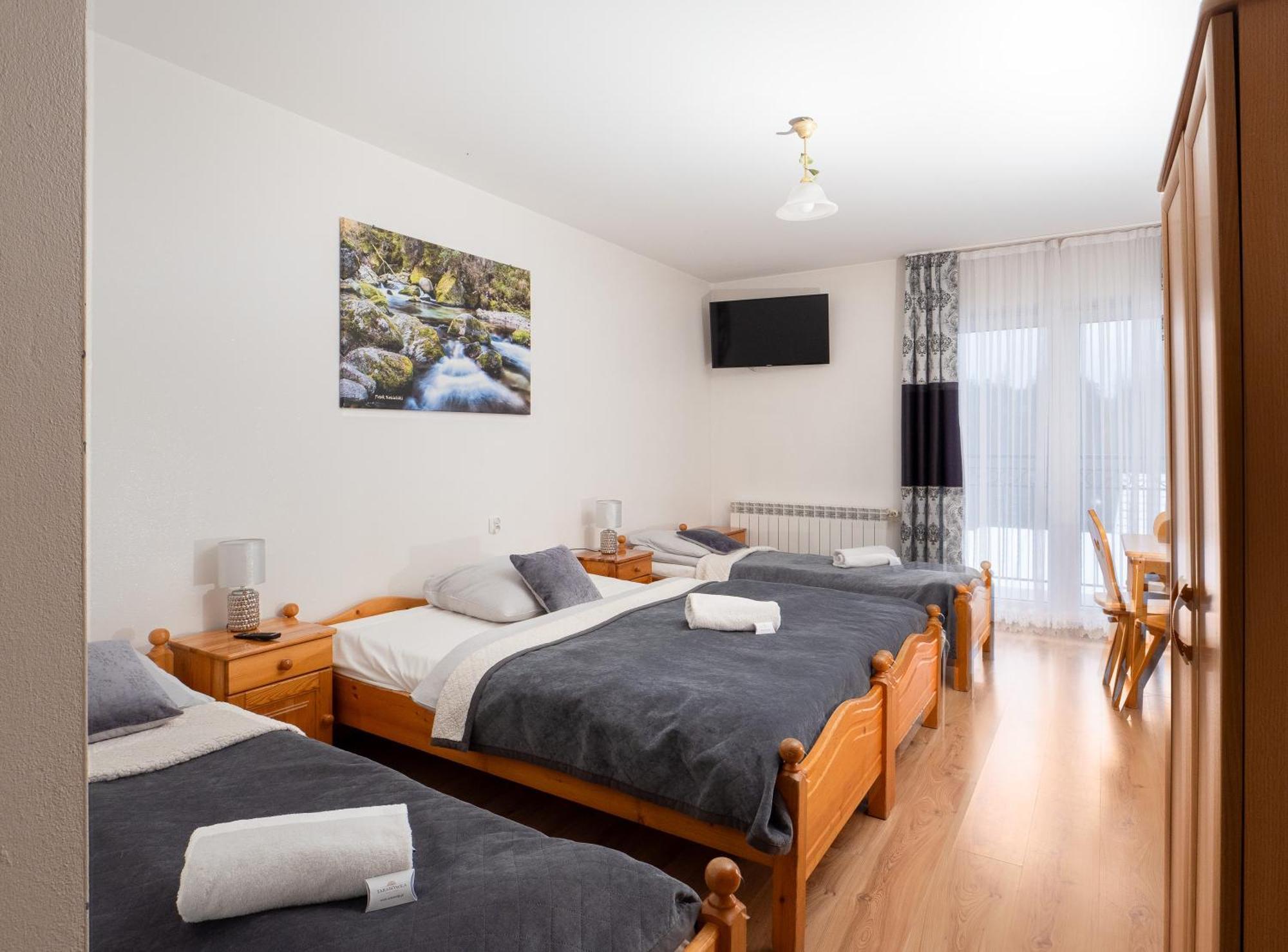 Tarasowka Hotel Ciche Małe Kültér fotó